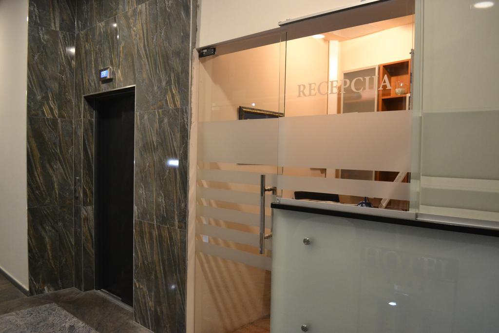 Hotel Istra Varazdin Bagian luar foto